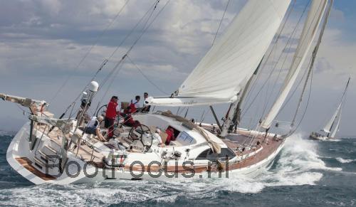 Oyster 72 specificaties 